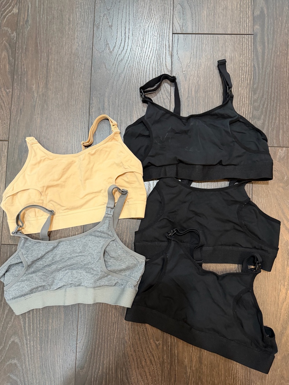 Lot of 5 Momcozy Hands Free Pumping & Nursing Bras - Medium